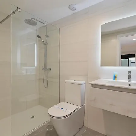 Essential By Aguilarent * خافييا